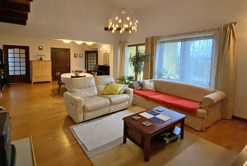 komfortowy salon w luksusowej willi na sprzedaż Gdańsk