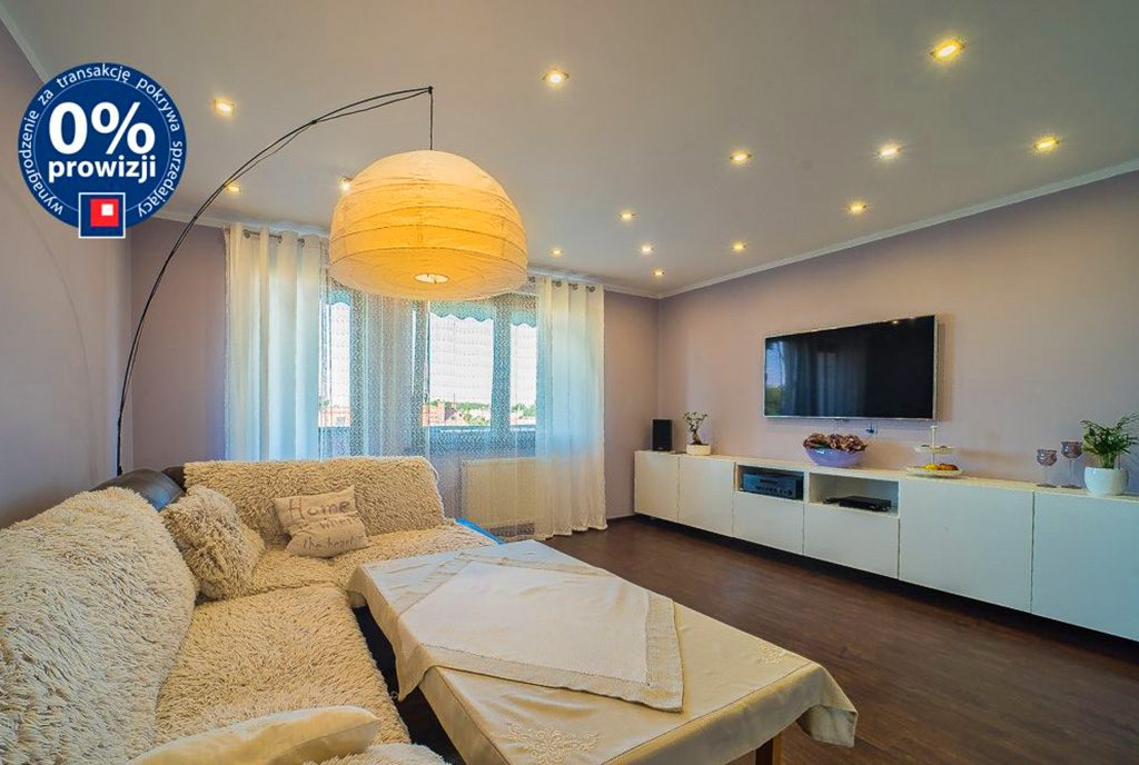 efektowne oświetlenie salonu w luksusowym apartamencie do sprzedaży Bolesławiec