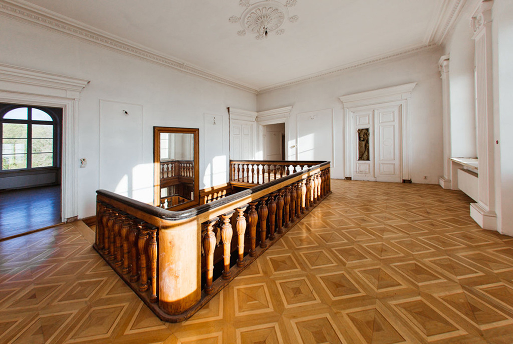 eleganckie wnętrze luksusowego pałacu na sprzedaż Wielkopolska