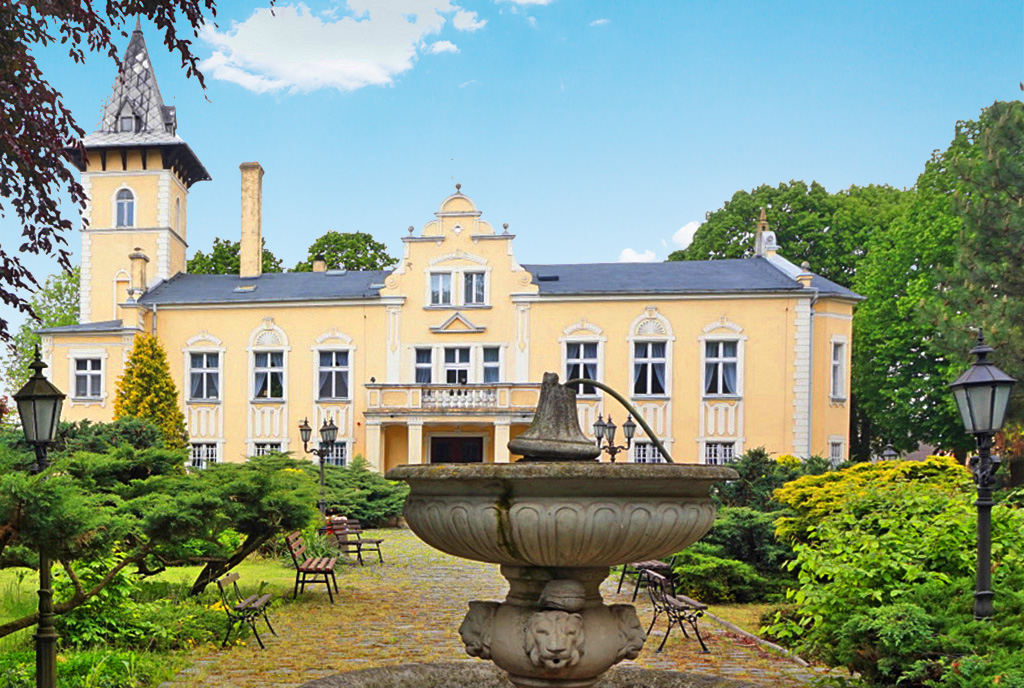 przepięknie zagospodarowany ogród wokół luksusowego pałacu na sprzedaż Wielkopolska