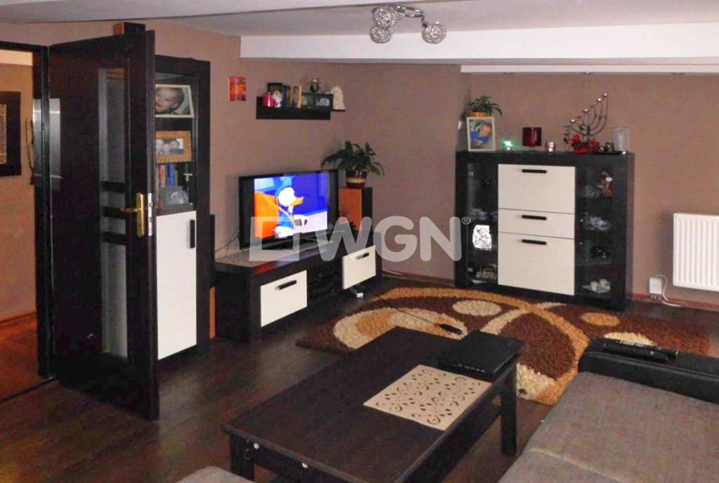 nowoczesny salon w ekskluzywnym apartamencie do sprzedaży w Częstochowie