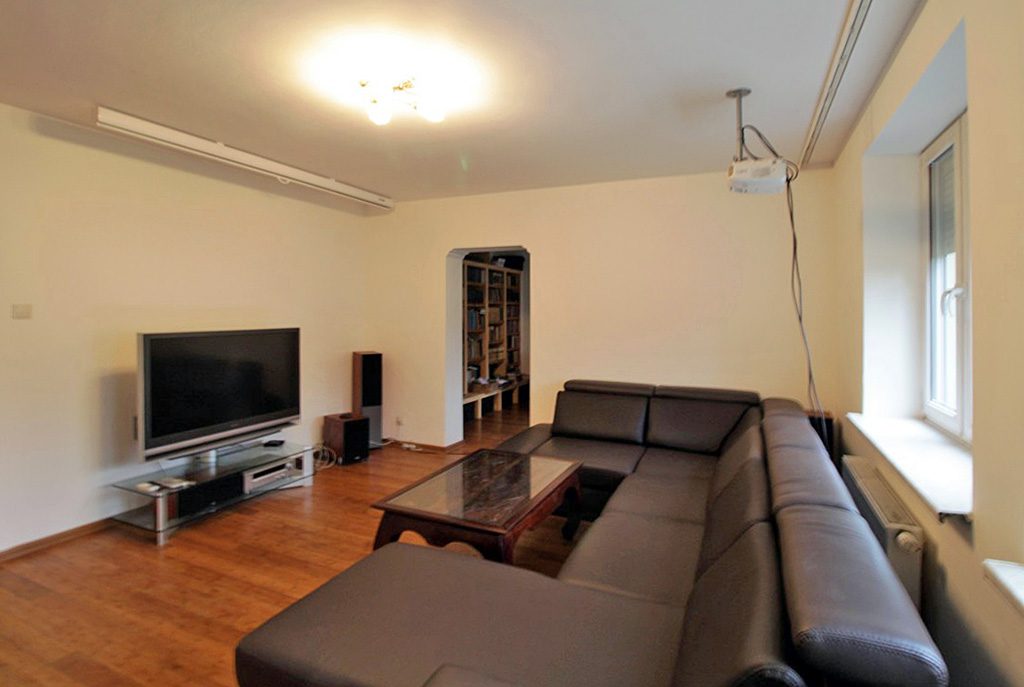 stylowe salon w ekskluzywnym apartamencie do sprzedaży w Krakowie