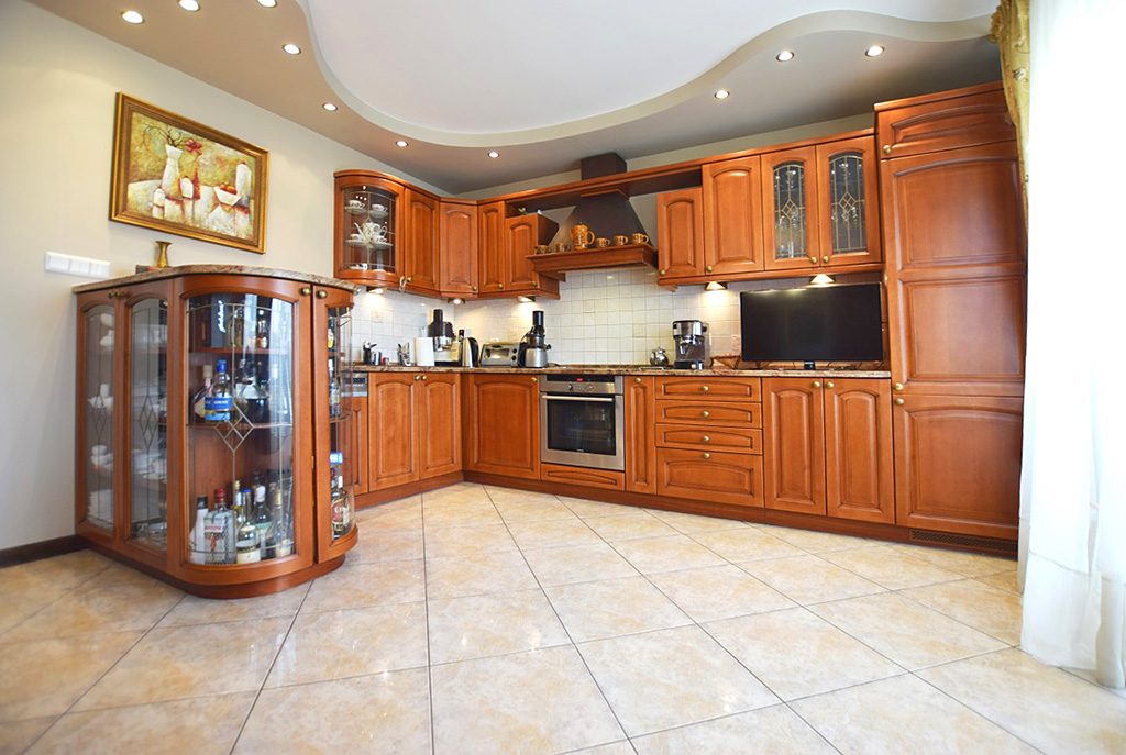 nowoczesna kuchnia w ekskluzywnym apartamencie do sprzedaży w Białymstoku