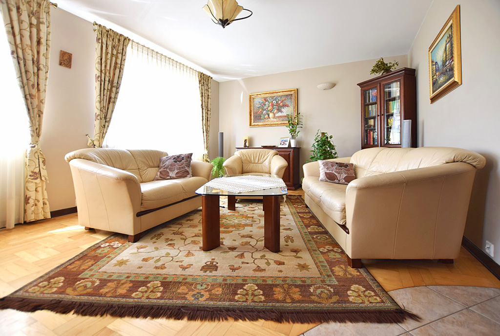 widok na salon w luksusowym apartamencie do sprzedaży w Białymstoku