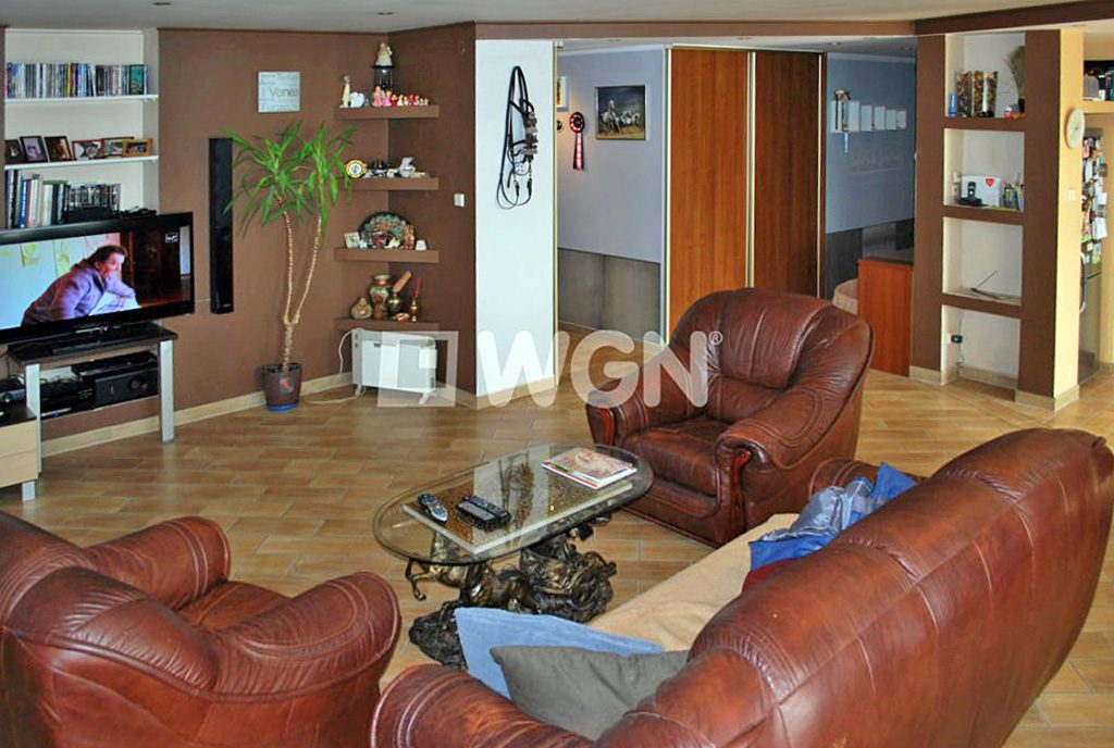 komfortowy salon w ekskluzywnym apartamencie do sprzedaży w Katowicach