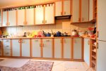 widok na stylową kuchnię w luksusowym apartamencie do sprzedaży w Szczecinie