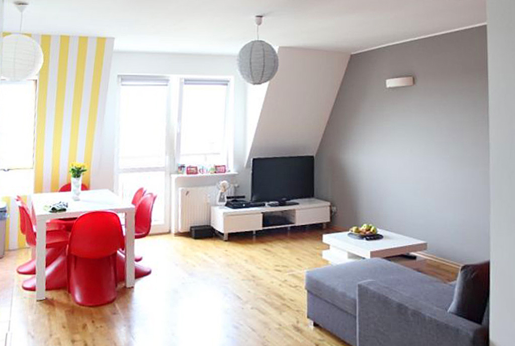 widok na komfortowy salon w luksusowym apartamencie do sprzedaży w Szczecinie
