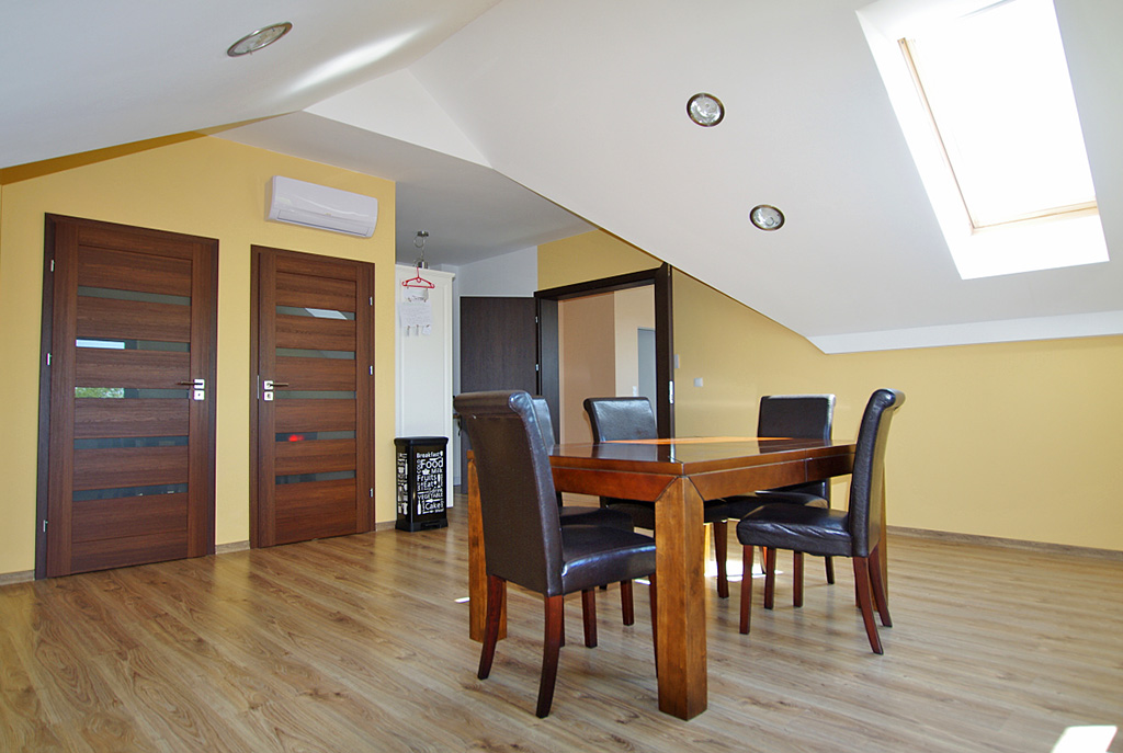 fragment luksusowego wnętrza w ekskluzywnym apartamencie do sprzedaży w okolicach Legnicy