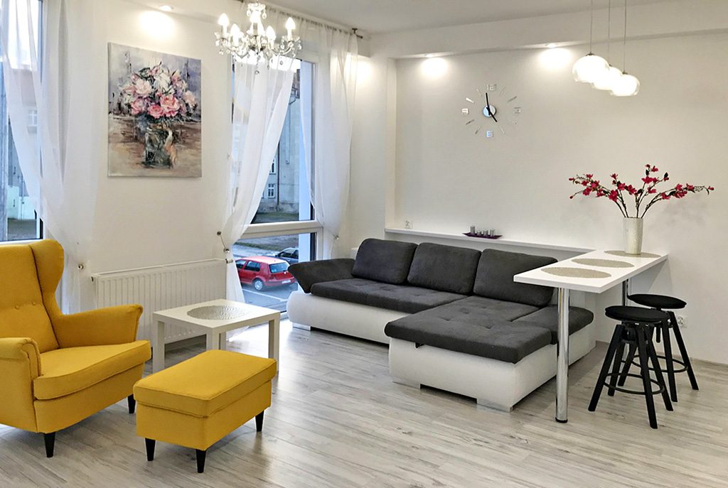 fragment nowoczesnego salonu w ekskluzywnym apartamencie do wynajęcia w Legnicy