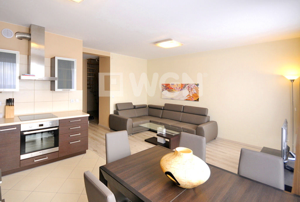widok na komfortowy salon w luksusowym apartamencie do wynajmu w Szczecinie