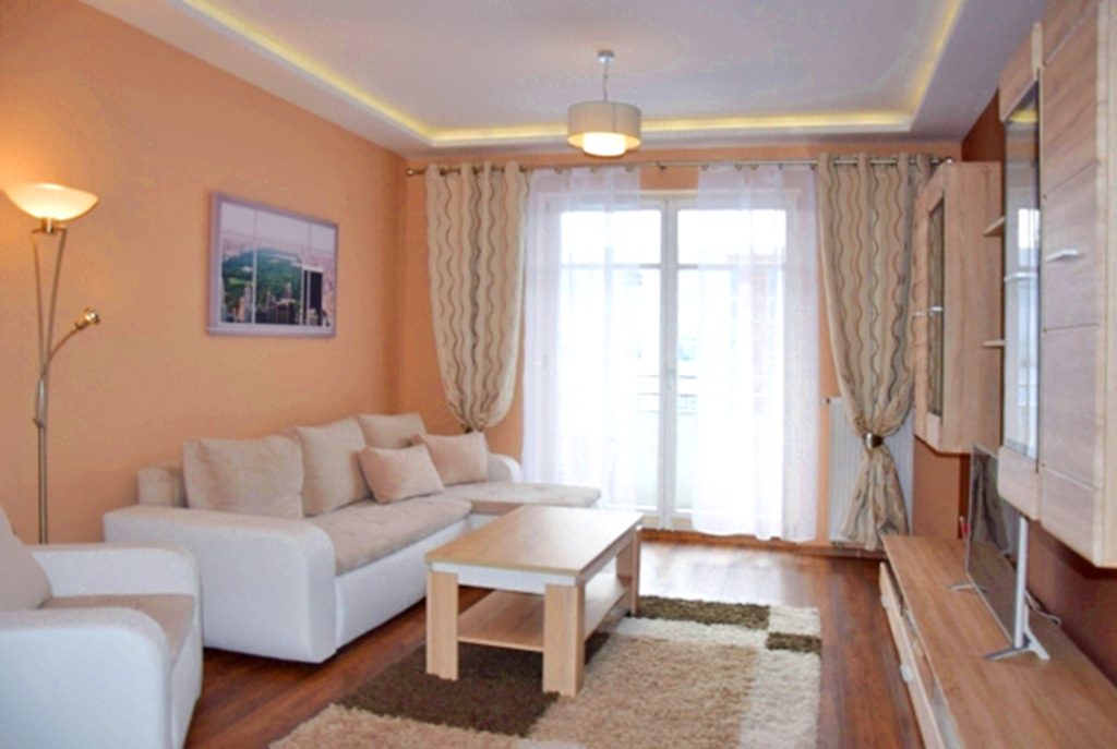 luksusowy salon w ekskluzywnym apartamencie do wynajęcia w Słupsku