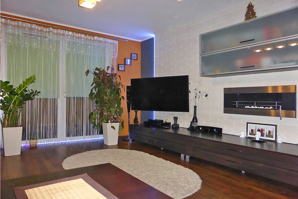 umeblowany w wysokim standardzie salon w ekskluzywnym apartamencie do wynajęcia w Kwidzynie