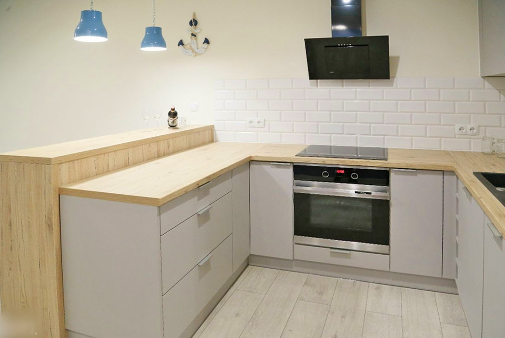 umeblowana i urządzona kuchnia w ekskluzywnym apartamencie do wynajmu w Szczecinie
