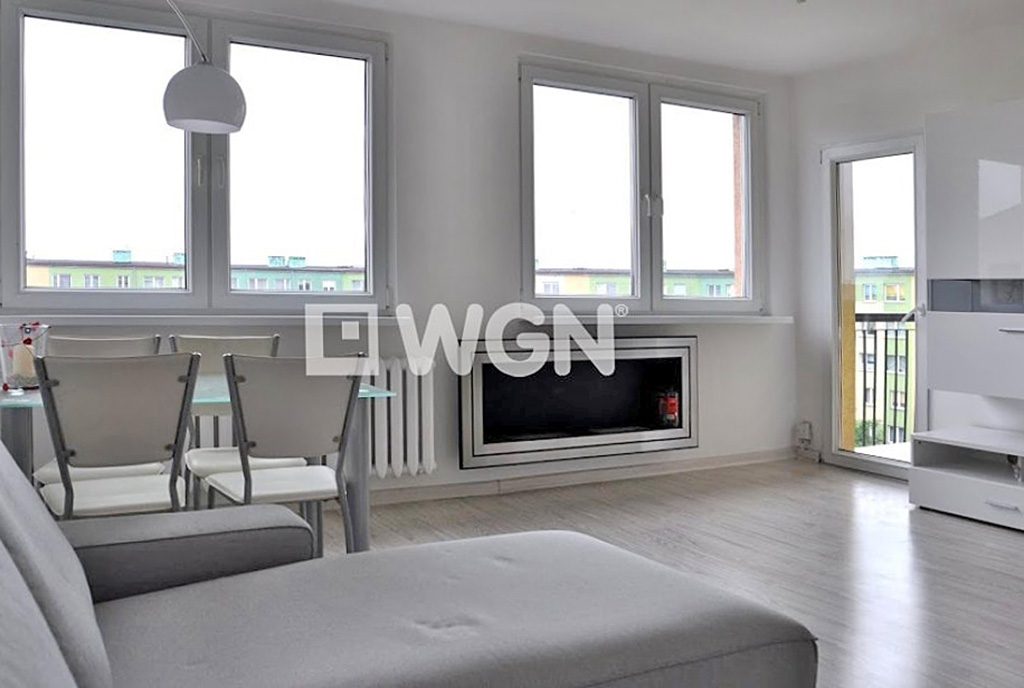 nowoczesne wnętrze komfortowego salonu w ekskluzywnym apartamencie do wynajęcia w okolicach Wrocławia