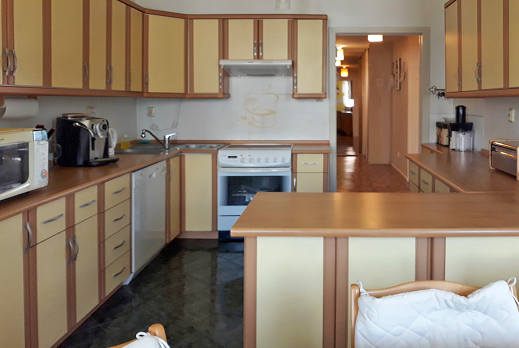 umeblowana kuchnia w luksusowym apartamencie w Kaliszu na sprzedaż