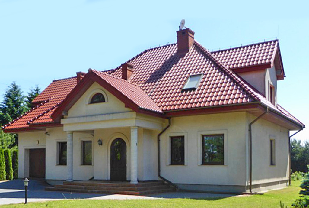 reprezentacyjne wejście do ekskluzywnej willi do sprzedaży w Piotrkowie Trybunalskim