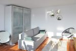 komfortowy salon w ekskluzywnym apartamencie do sprzedaży w Szczecinie