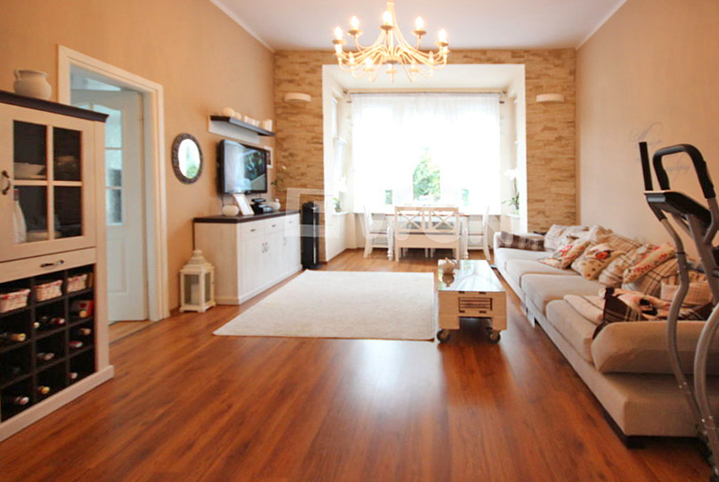wytworny salon w ekskluzywnym apartamencie do sprzedaży w Szczecinie