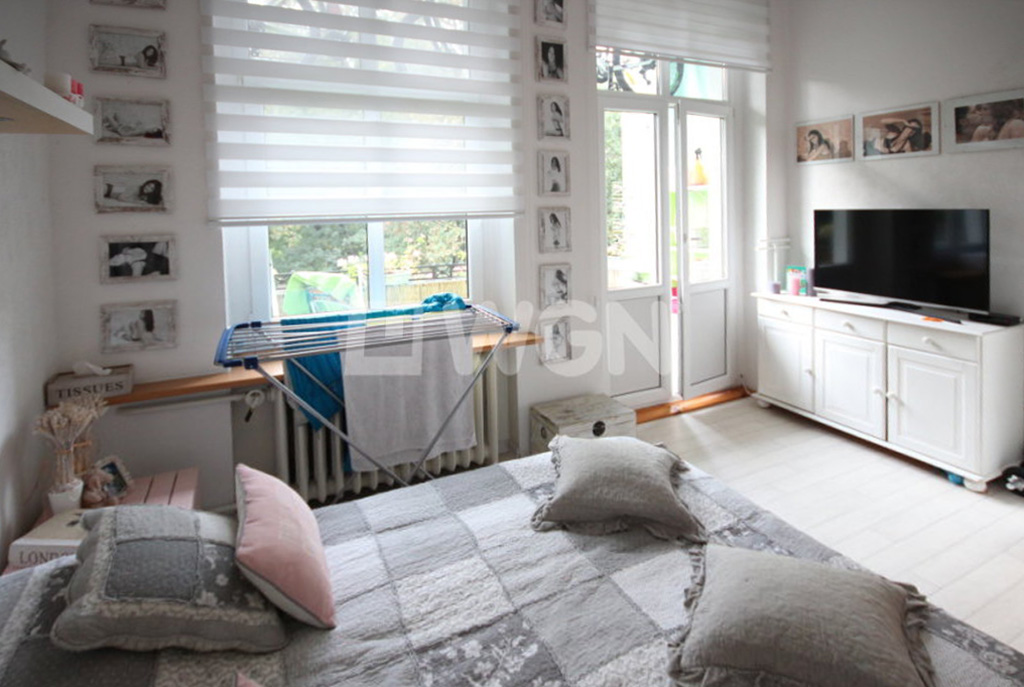 widok na zaciszna, prywatną sypialnię w luksusowym apartamencie do sprzedaży w Szczecinie