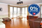 przestronny, komfortowy salon w ekskluzywnym apartamencie do sprzedaży w Szczecinie