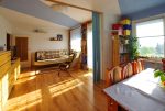 przestronne wnętrze ekskluzywnego apartamentu do sprzedaży w okolicach Legnicy