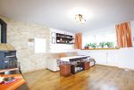 widok na komfortowe wnętrze luksusowego apartamentu do sprzedaży w okolicach Legnicy