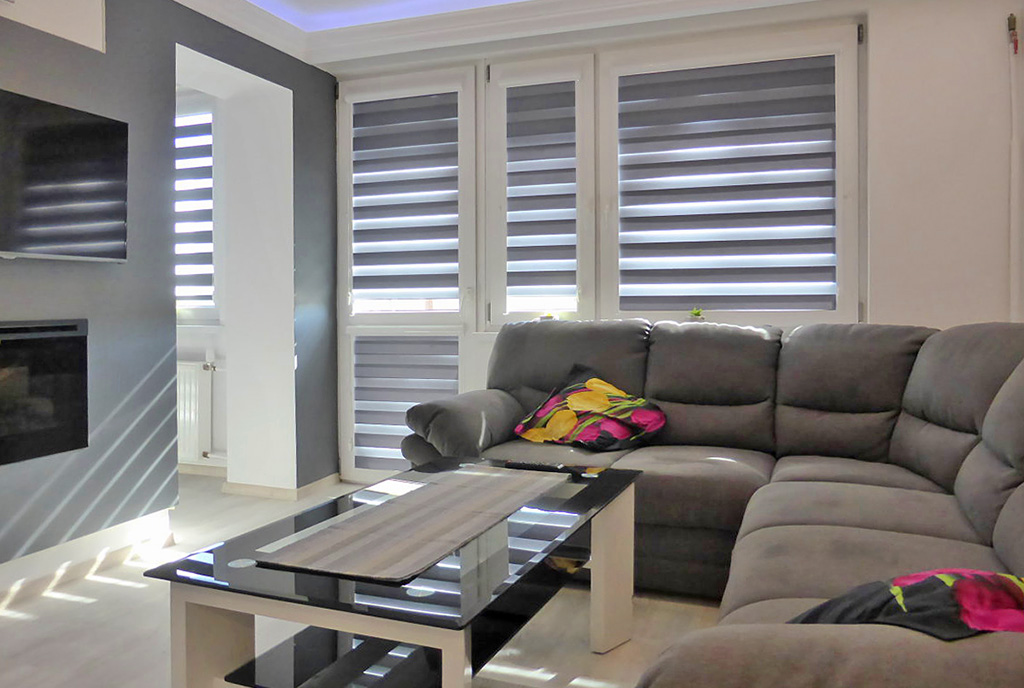 na zdjęciu komfortowy salon w luksusowym apartamencie do wynajmu w Kwidzynie