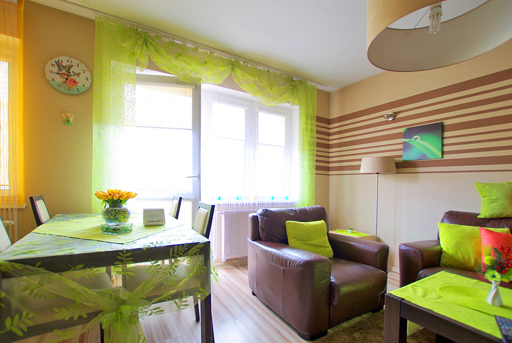 nowoczesny salon w ekskluzywnym apartamencie do wynajęcia w okolicach Legnicy