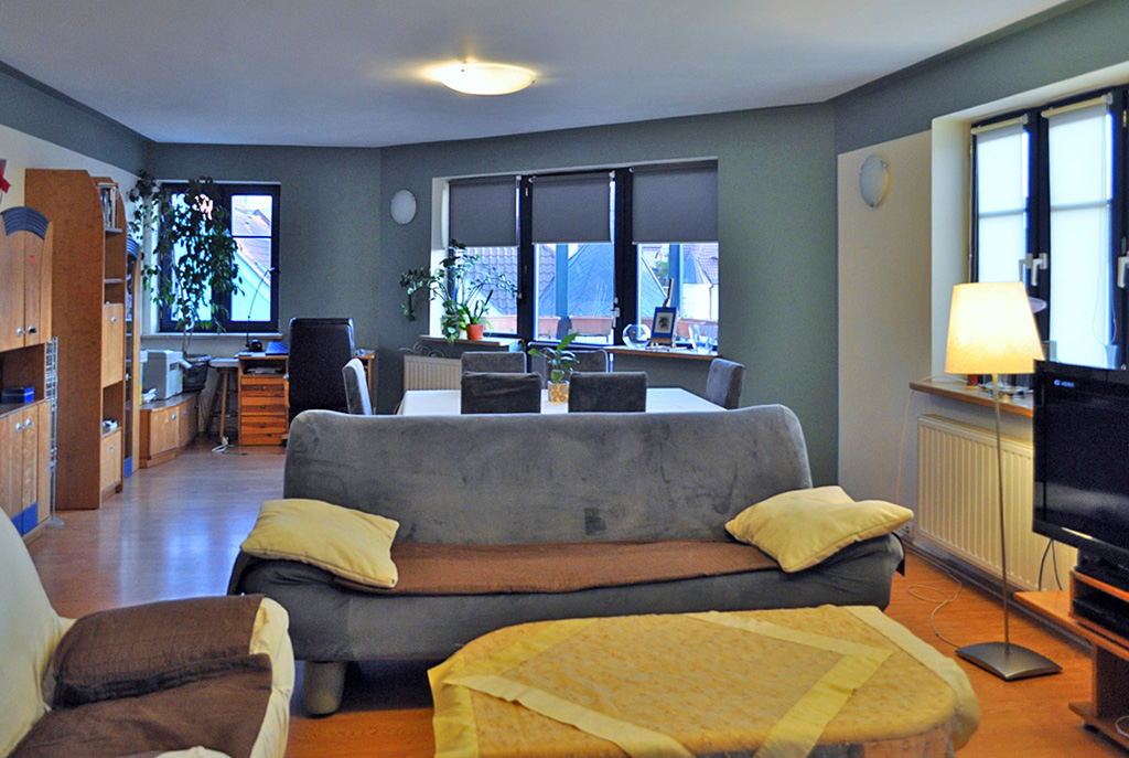 fragment wytwornego, stylowego salonu w luksusowym apartamencie w okolicach Legnicy na sprzerdaż