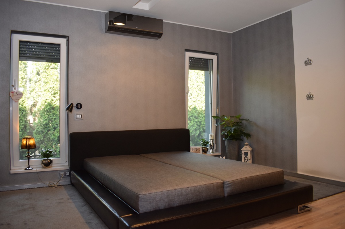 elegancka, zaciszna sypialnia w luksusowej willi w Ostrowie Wielkopolskim na sprzedaż