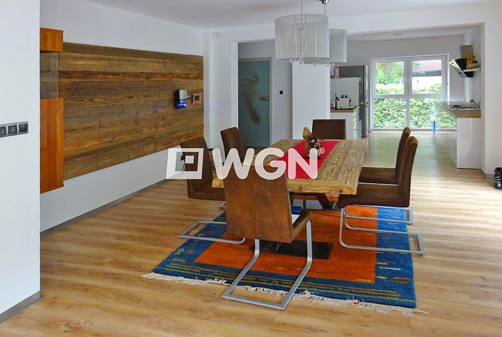 nowoczesny salon w ekskluzywnej willi do sprzedaży w okolicach Bielska-Białej