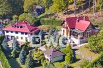 widok z lotu ptaka na luksusową rezydencję w okolicach Kłodzka na sprzedaż
