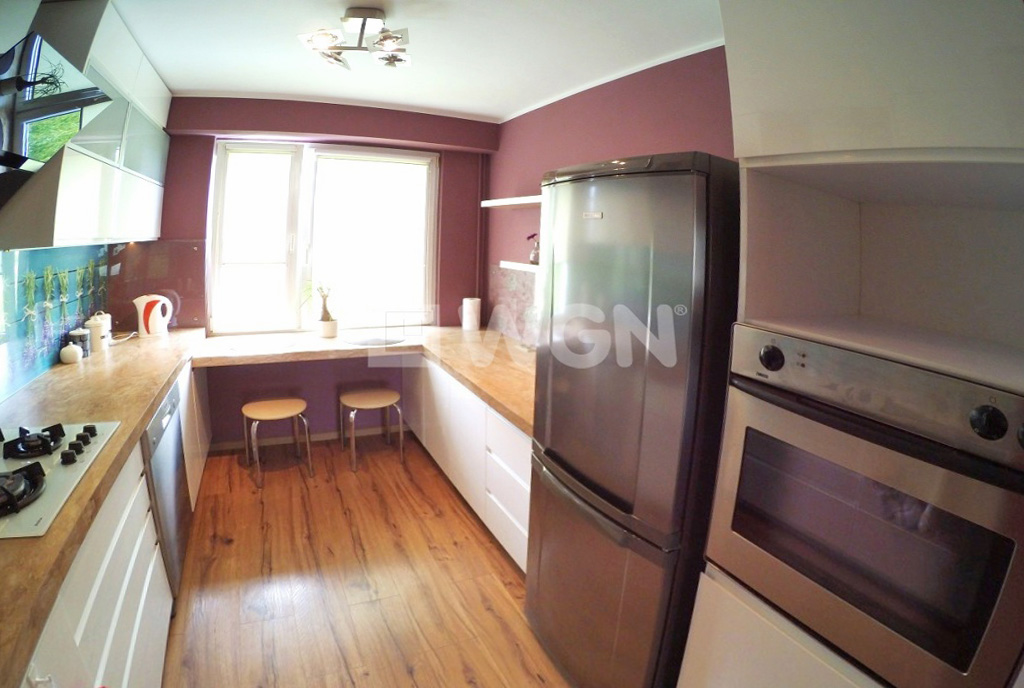 komfortowo umeblowana i wyposażona kuchnia w ekskluzywnym apartamencie w Inowrocławiu na sprzedaż