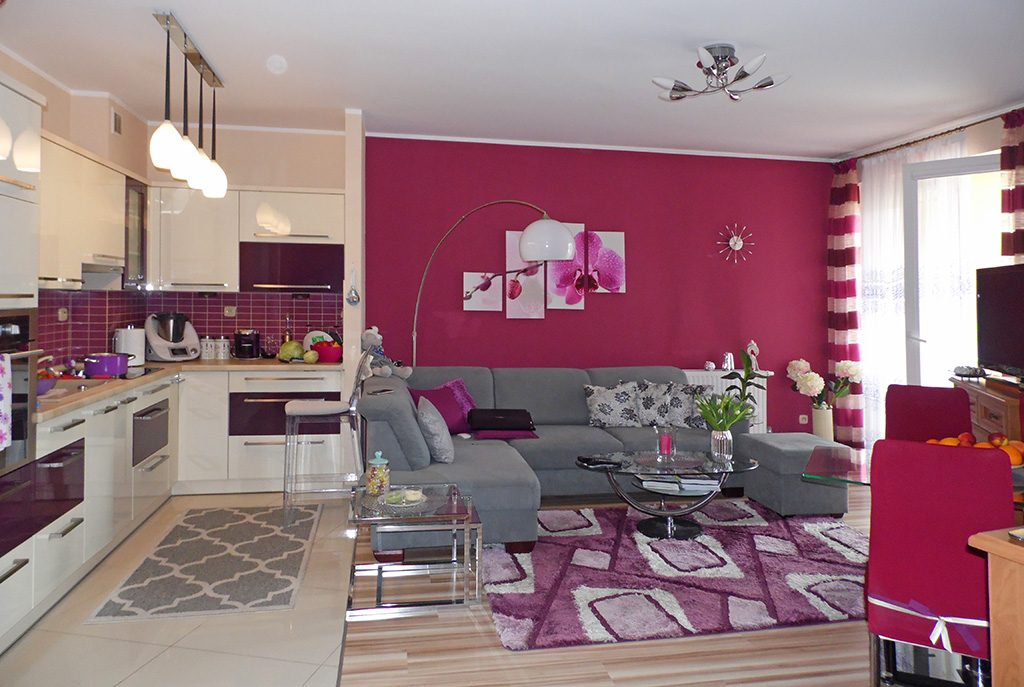 nowoczesny salon w ekskluzywnym apartamencie do sprzedaży w Malborku