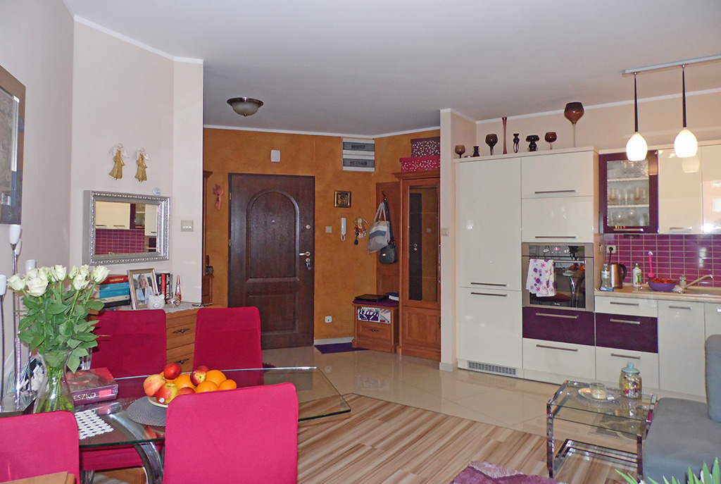 widok na komfortową kuchnię w ekskluzywnym apartamencie do sprzedaży w Malborku