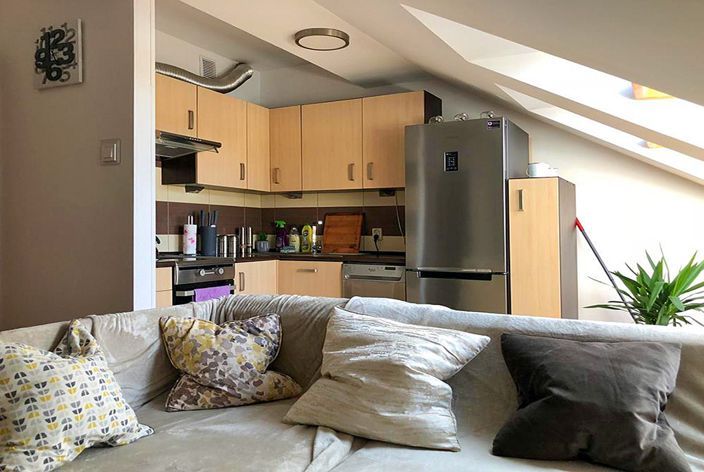 komfortowy salon w ekskluzywnym apartamencie do sprzedaży w Szczecinie