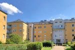 widok na osiedle i apartamentowiec w Szczecinie, w którym znajduje się luksusowy apartament do sprzedazy