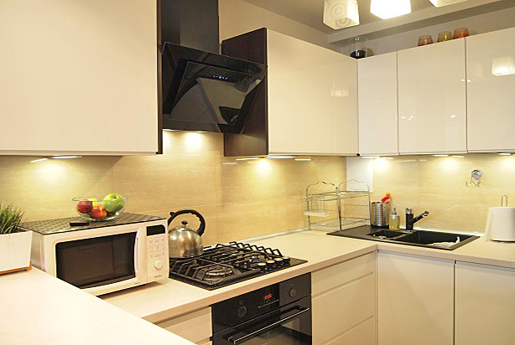 fragment eleganckiej kuchni w luksusowym apartamencie w Szczecinie na sprzedaż