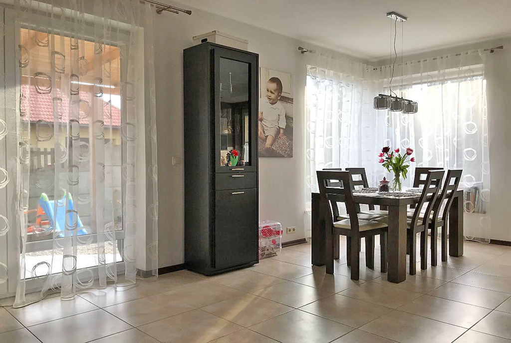 widok na jadalnię w ekskluzywnym apartamencie do sprzedaży w Szczecinie