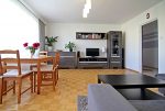 przestronny salon w ekskluzywnym apartamencie do sprzedaży w Wieluniu
