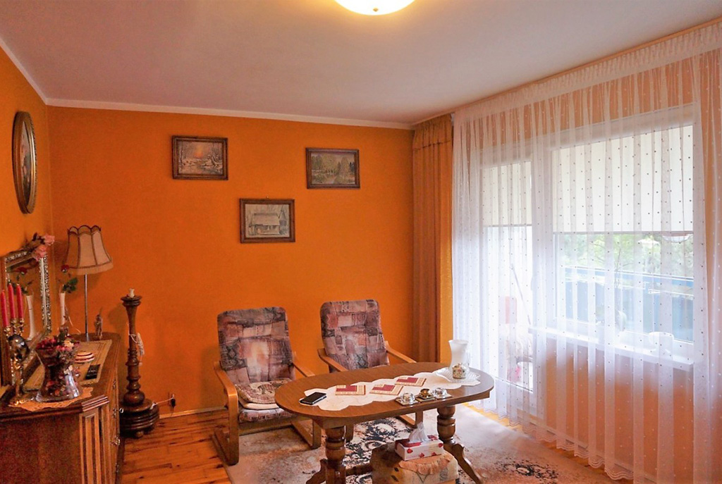 widok na fragment salonu w ekskluzywnym apartamencie we Wrocławiu na sprzedaż