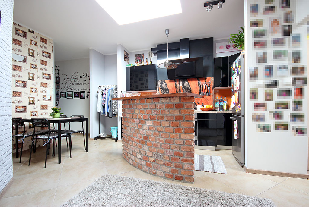 fragment przestronnego wnętrza w luksusowym apartamencie do wynajmu w Szczecinie