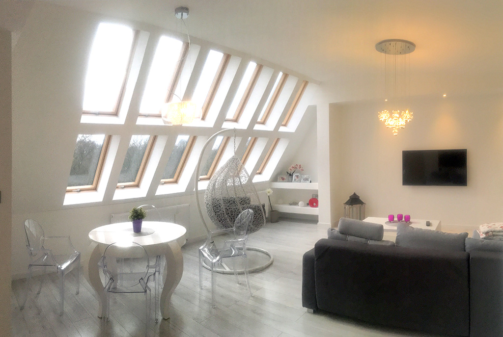 widok na prestiżowy salon w luksusowym apartamencie do wynajmu w Szczecinie