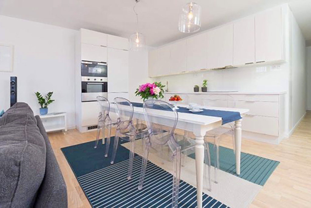 widok na aneks kuchenny w luksusowym apartamencie do wynajmu w Szczecinie