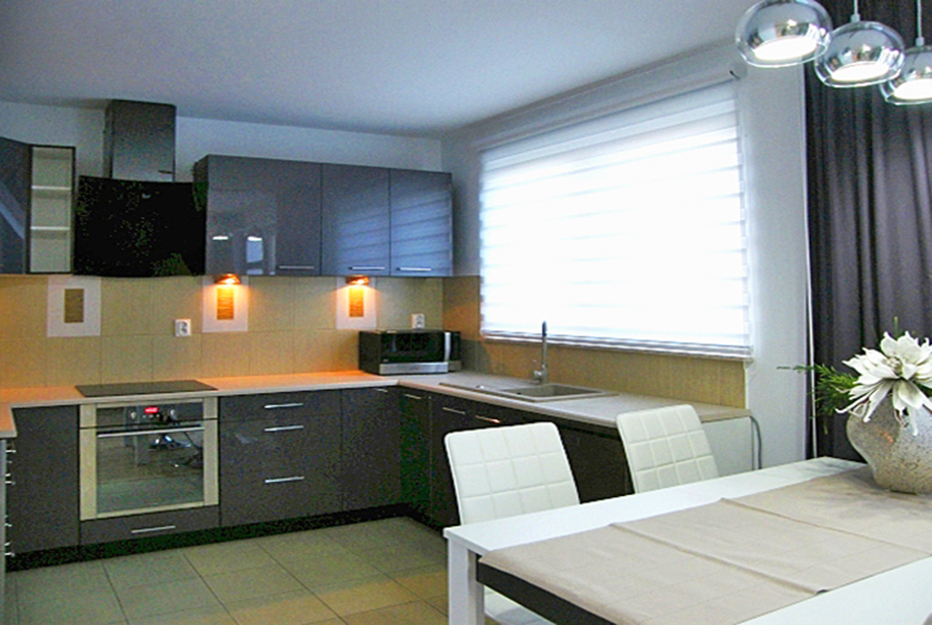 nowoczesna kuchnia w luksusowym apartamencie do wynajmu w Słupsku