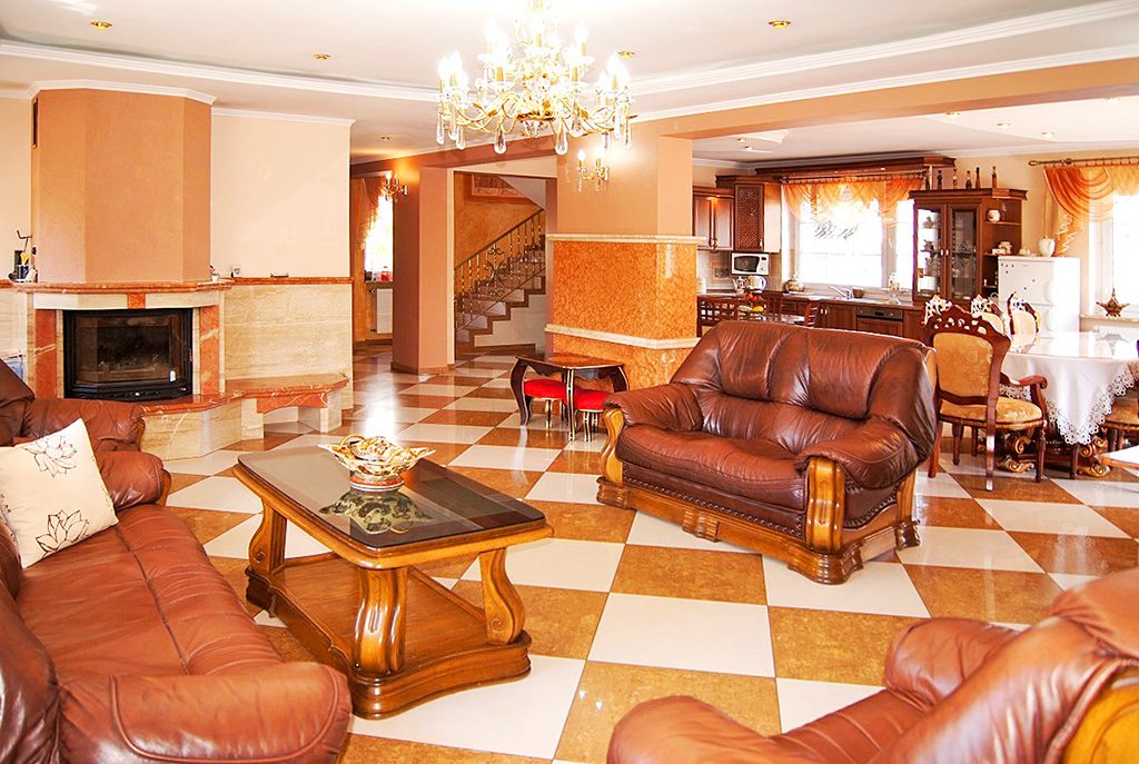 wytworny salon w ekskluzywnej willi do sprzedaży w Inowrocławiu