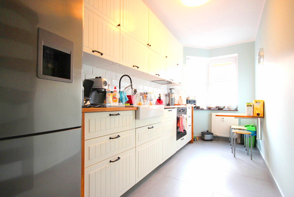 umeblowana kuchnia w luksusowym apartamencie w Szczecinie na sprzedaż