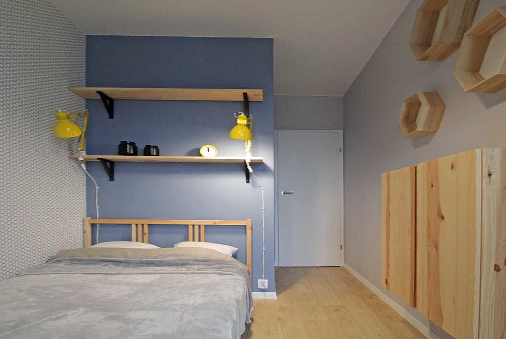 na zdjęciu zaciszna, prywatna sypialnia w apartamencie w Krakowie na sprzedaż