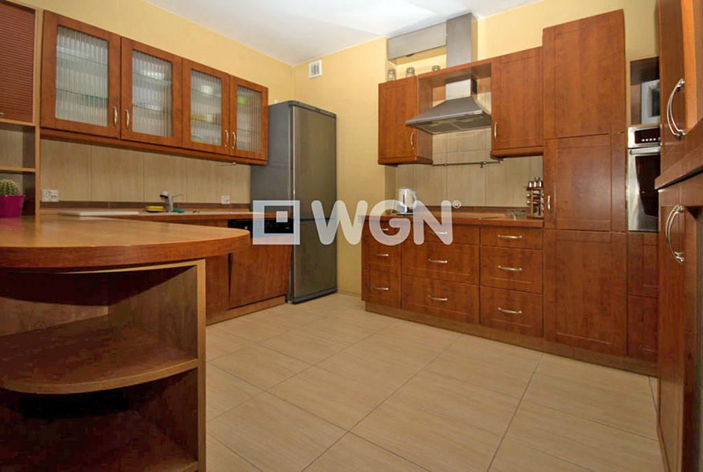 stylowa, zabudowana kuchnia w luksusowym apartamencie w Szczecinie na wynajem