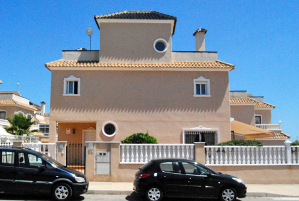 front ekskluzywnej willi do sprzedaży w Hiszpanii